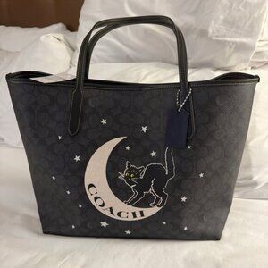 💕💕City Tote In Signature Canvas With Halloween Graphic Bag Purse